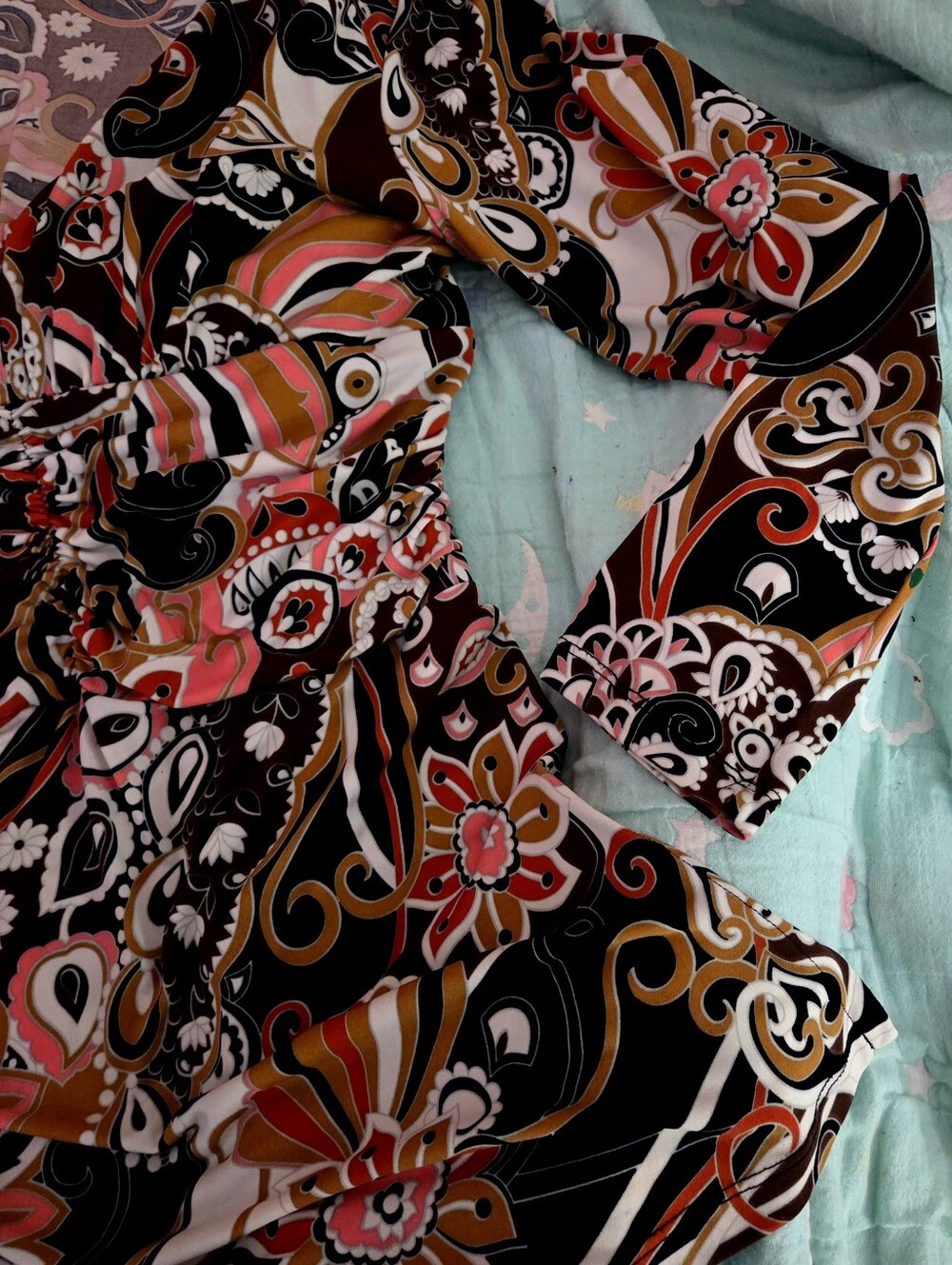 Cocomo Multicolor Paisley V-Neck Long Sleeve Tunic - Picture 2 of 4